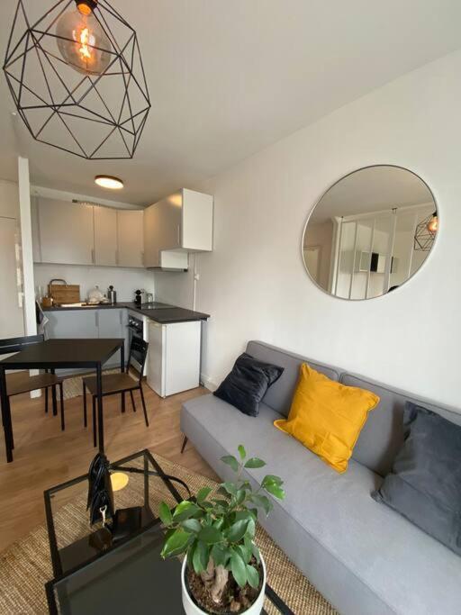 Superbe Studio Avec Parking Gratuit Sur Place Paray-Vieille-Poste Buitenkant foto